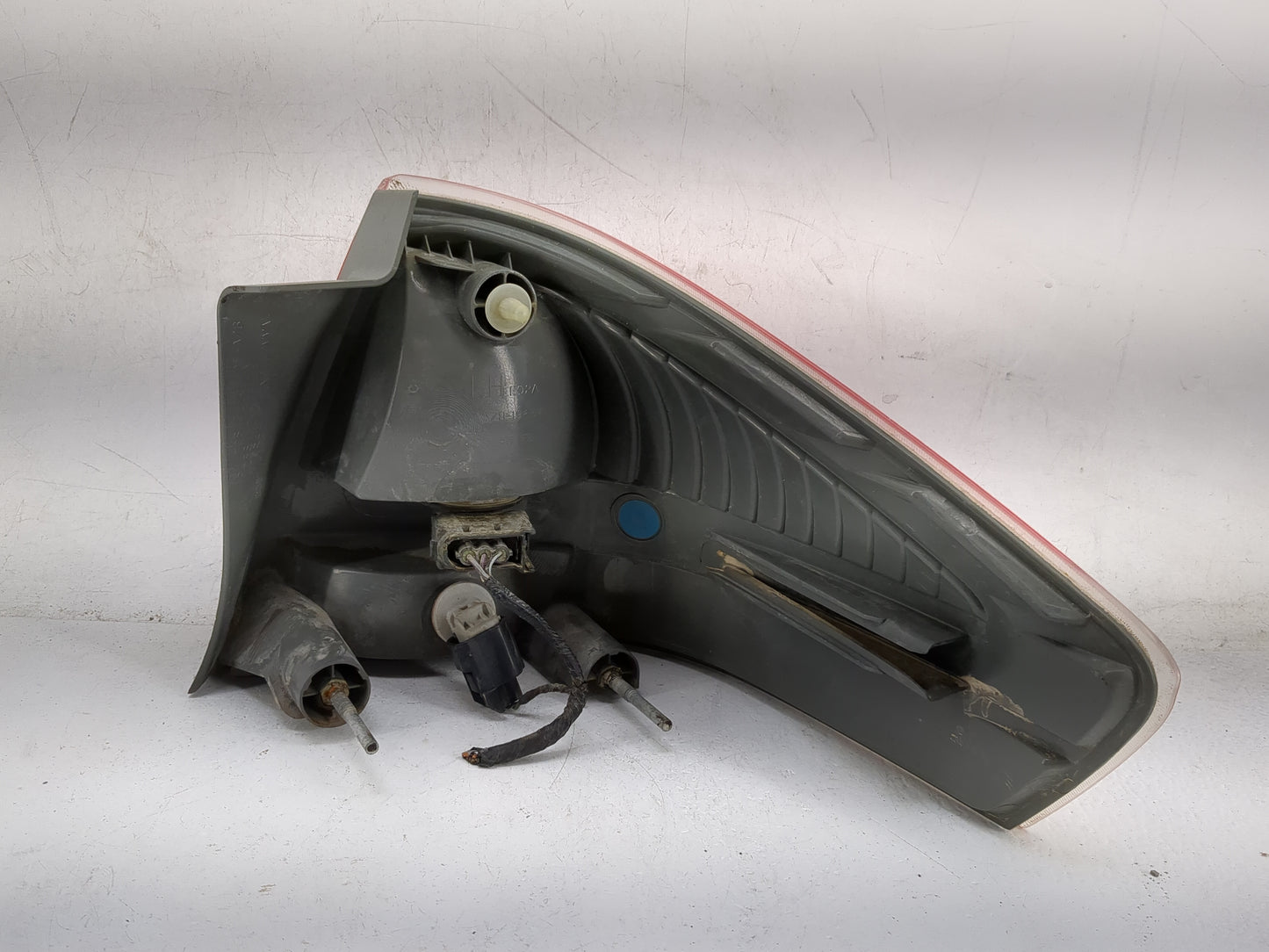 2008-2011 Ford Focus Tail Light Assembly Passenger Right OEM P/N:8S43-13B505-A 9S43-13B505-A/B Fits Fits 2008 2009 2010 2011