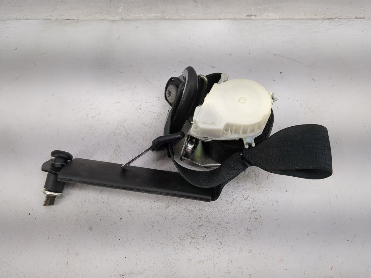 2008-2009 Ford Focus Driver Front Seatbelt Retractor Black - Oemusedautoparts1.com