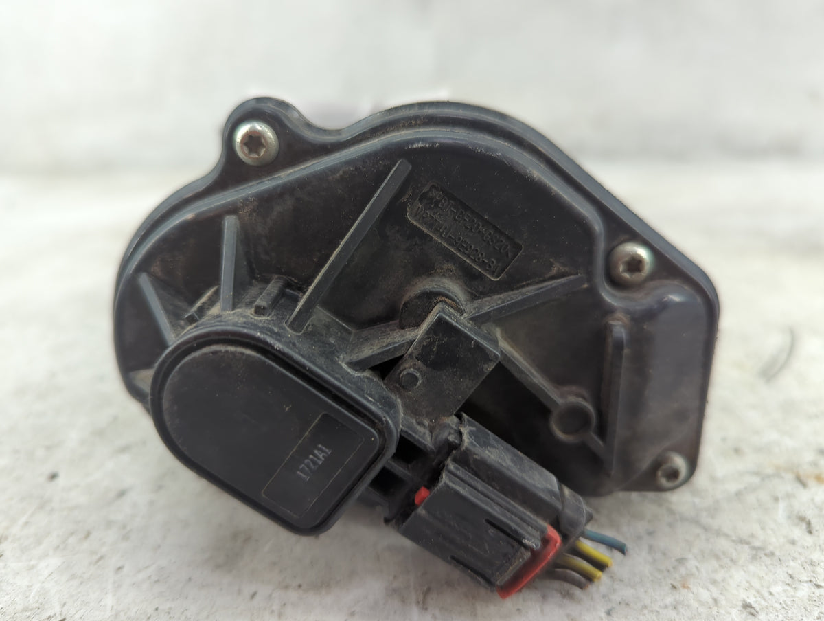2008-2011 Ford Focus Throttle Body P/N:8S4E-AD 0824073, 072360105038 Fits Fits 2008 2009 2010 2011 2012 2013 OEM Used Auto P