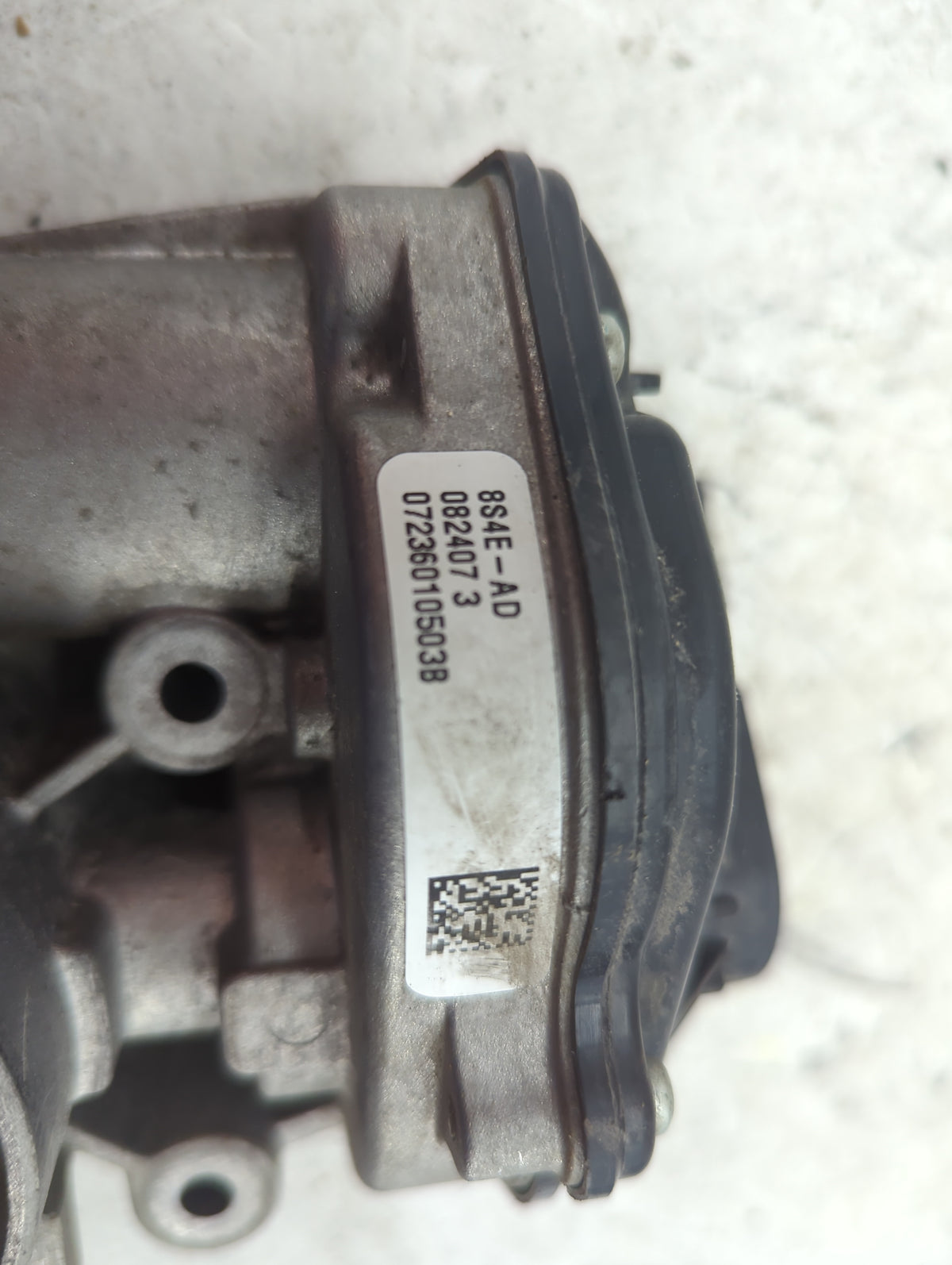 2008-2011 Ford Focus Throttle Body P/N:8S4E-AD 0824073, 072360105038 Fits Fits 2008 2009 2010 2011 2012 2013 OEM Used Auto P