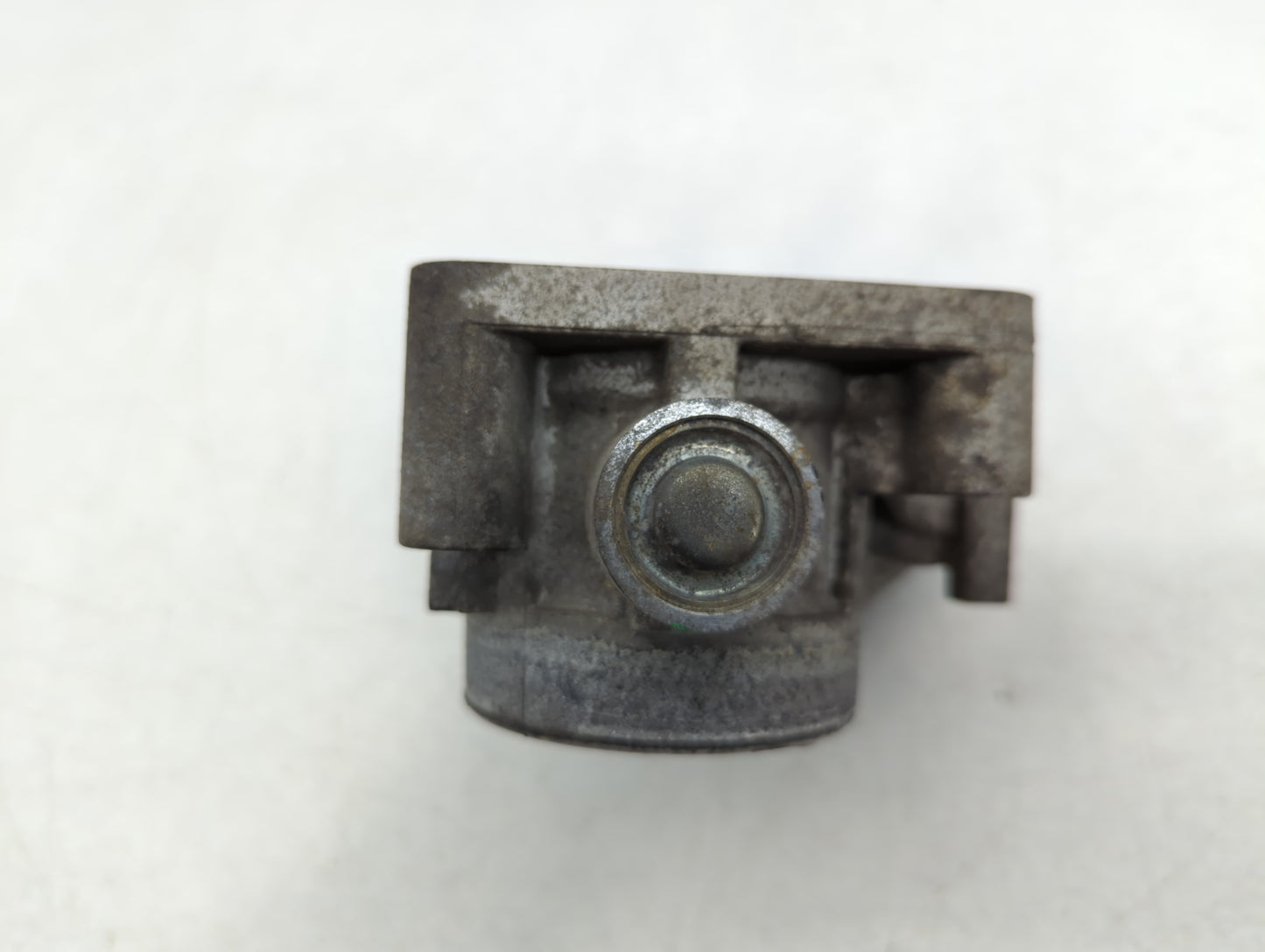 2008-2011 Ford Focus Throttle Body P/N:8S4E-9F991-AD Fits Fits 2008 2009 2010 2011 2012 2013 OEM Used Auto Parts - Oemusedau