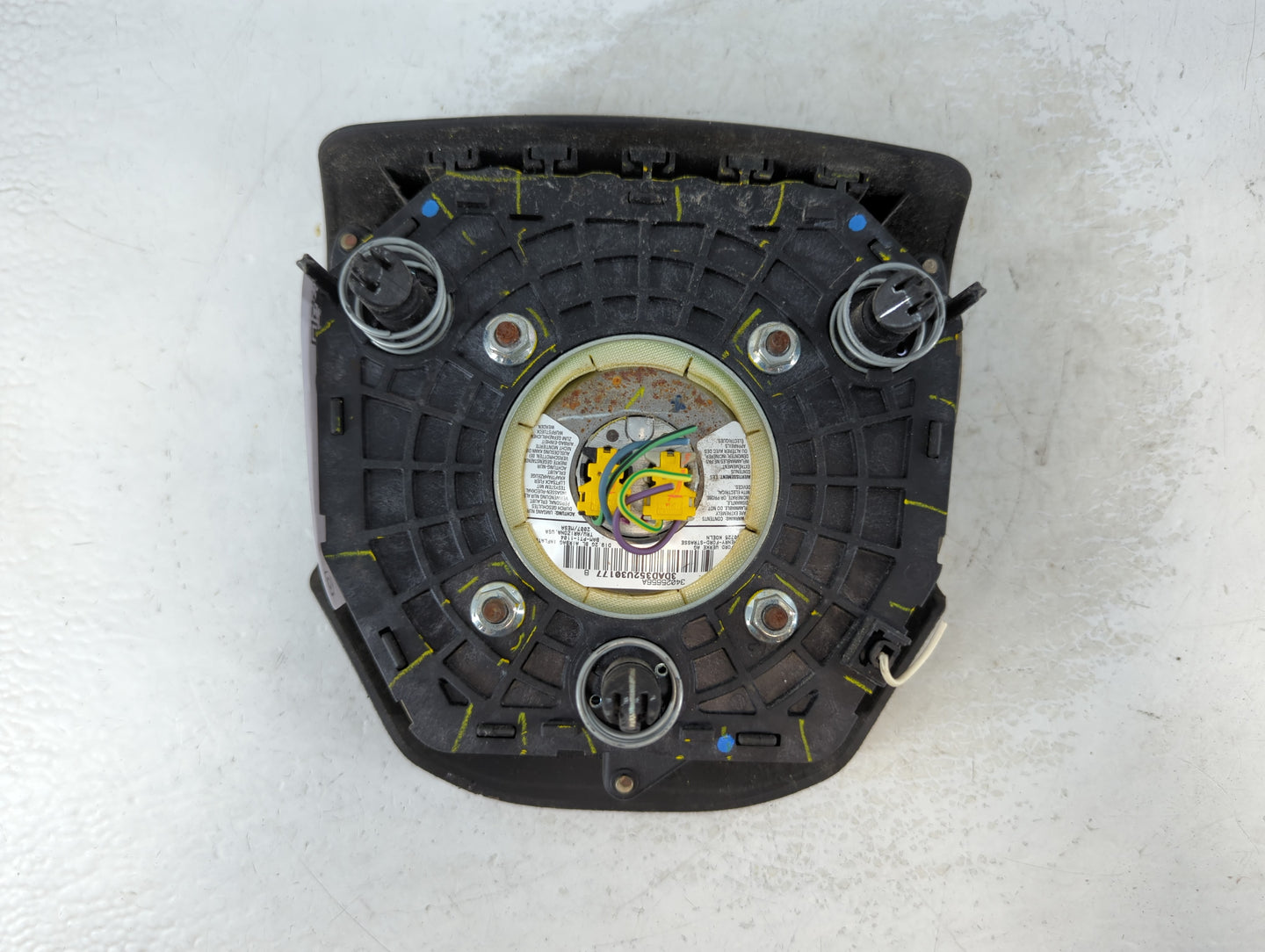 2008-2011 Ford Focus Air Bag Driver Left Steering Wheel Mounted P/N:8S43-54043B13 Fits Fits 2008 2009 2010 2011 OEM Used Aut