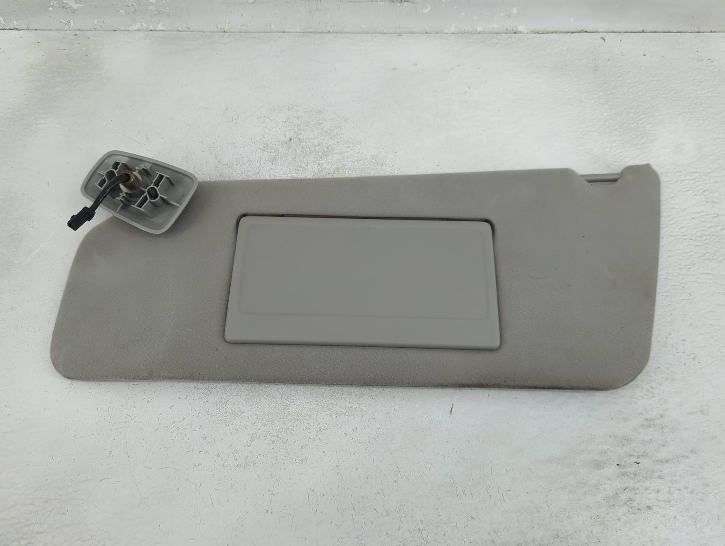 2008 Ford Ford F150 Pickup Sun Visor Shade Replacement Driver Left Mirror Fits Fits 2004 2005 2006 2007 OEM Used Auto Parts 