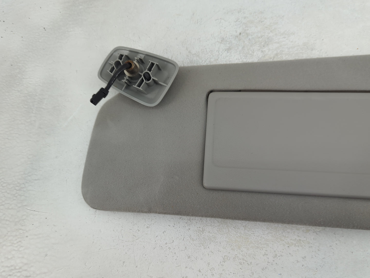 2008 Ford Ford F150 Pickup Sun Visor Shade Replacement Driver Left Mirror Fits Fits 2004 2005 2006 2007 OEM Used Auto Parts 