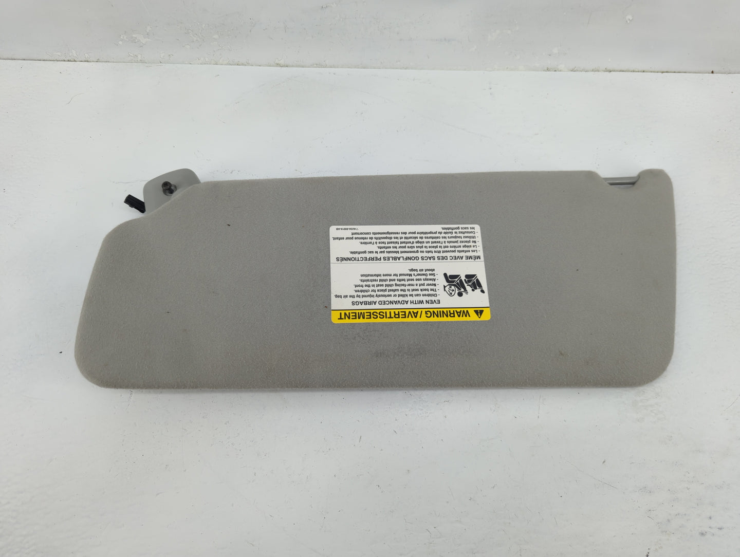 2008 Ford Ford F150 Pickup Sun Visor Shade Replacement Passenger Right Mirror Fits Fits 2004 2005 2006 2007 OEM Used Auto Pa