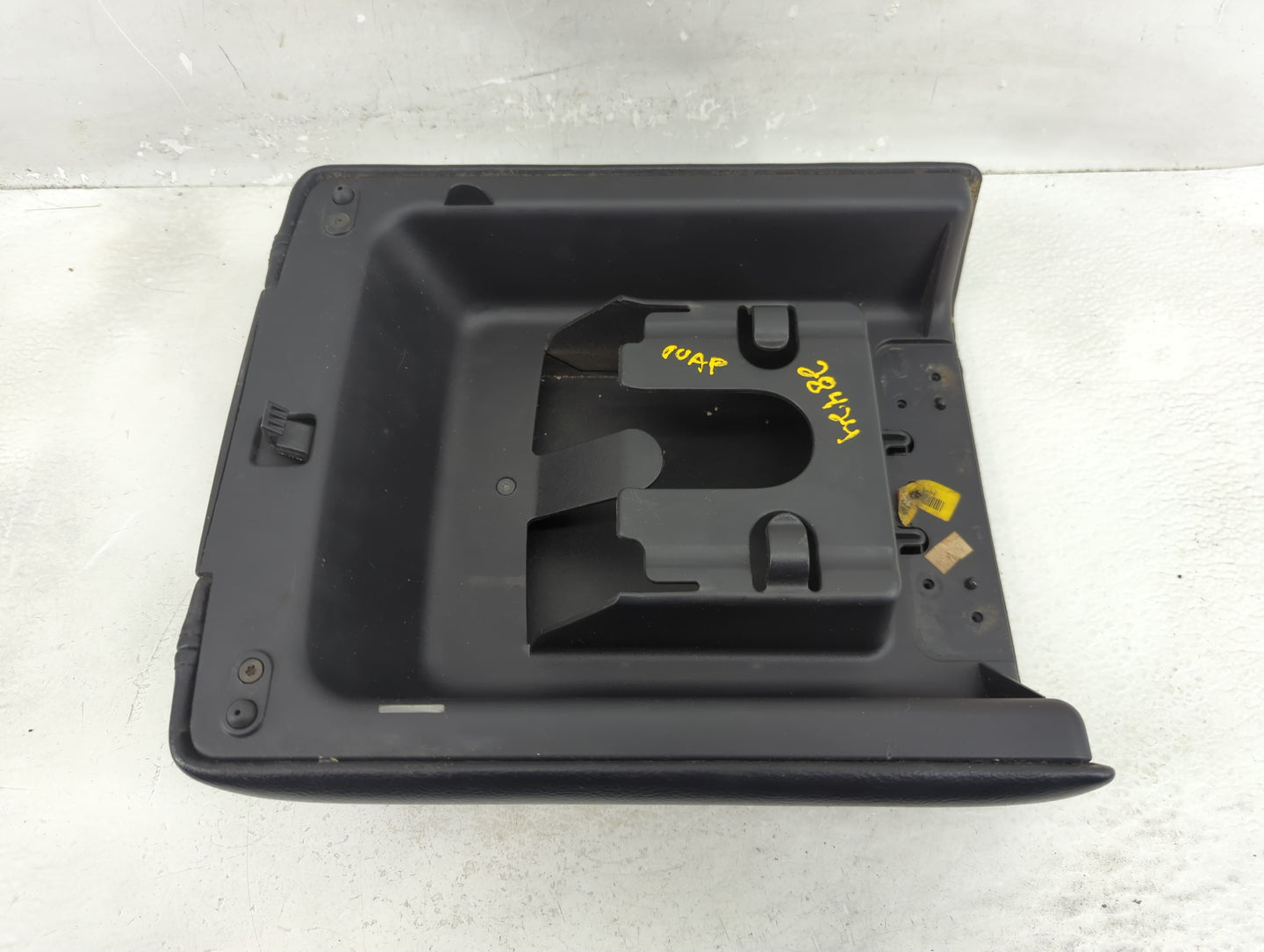 2008 Ford Ford F150 Pickup Center Console Armrest Cover Lid Fits Fits 2004 2005 2006 2007 OEM Used Auto Parts - Oemusedautop