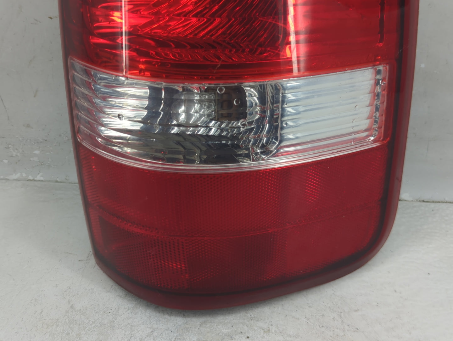 2008 Ford Ford F150 Pickup Tail Light Assembly Passenger Right OEM Fits Fits 2004 2005 2006 2007 OEM Used Auto Parts - Oemus