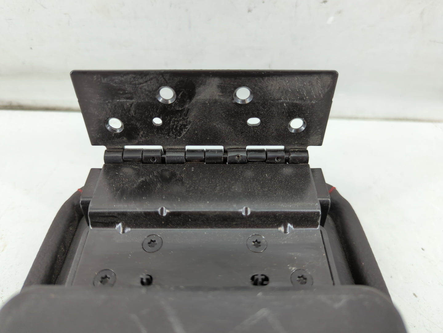 2008-2009 Ford Fusion Center Console Armrest Cover Lid P/N:6L53 54045C74-AA Fits Fits 2008 2009 OEM Used Auto Parts - Oemuse