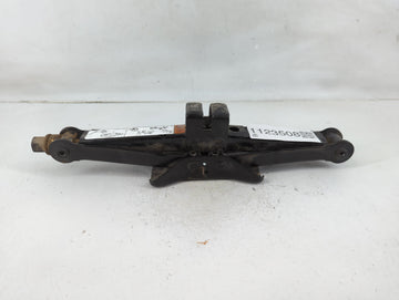 2008 Ford Fusion Spare Scissor Car Jack - Oemusedautoparts1.com