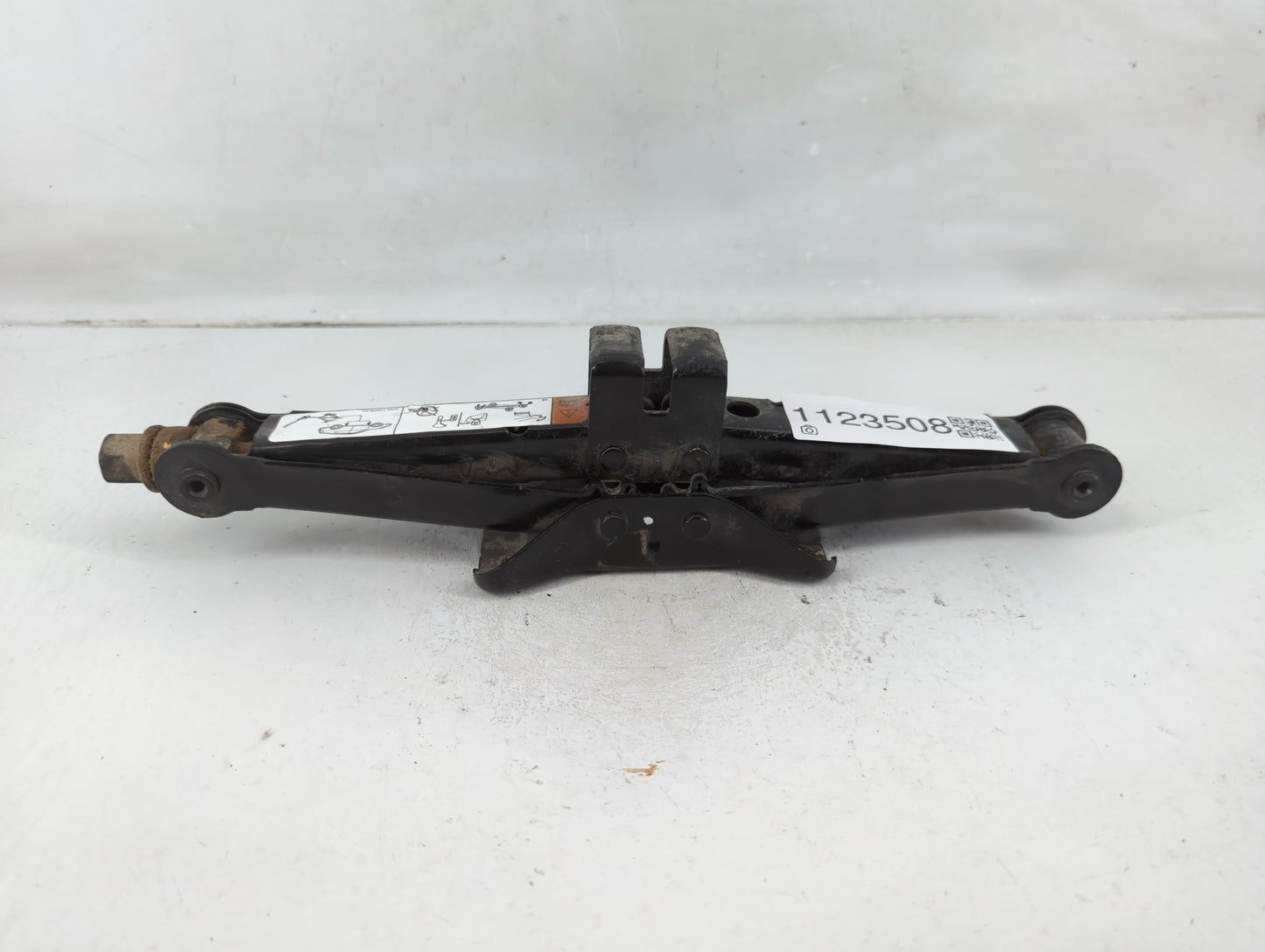 2008 Ford Fusion Spare Scissor Car Jack 1123508 - Oemusedautoparts1.com
