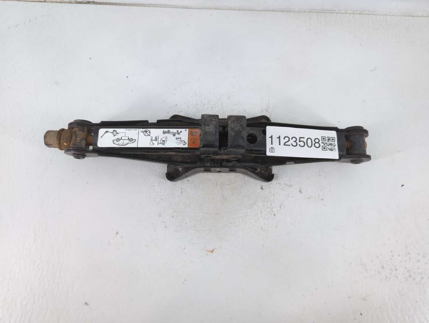 2008 Ford Fusion Spare Scissor Car Jack 1123508 - Oemusedautoparts1.com