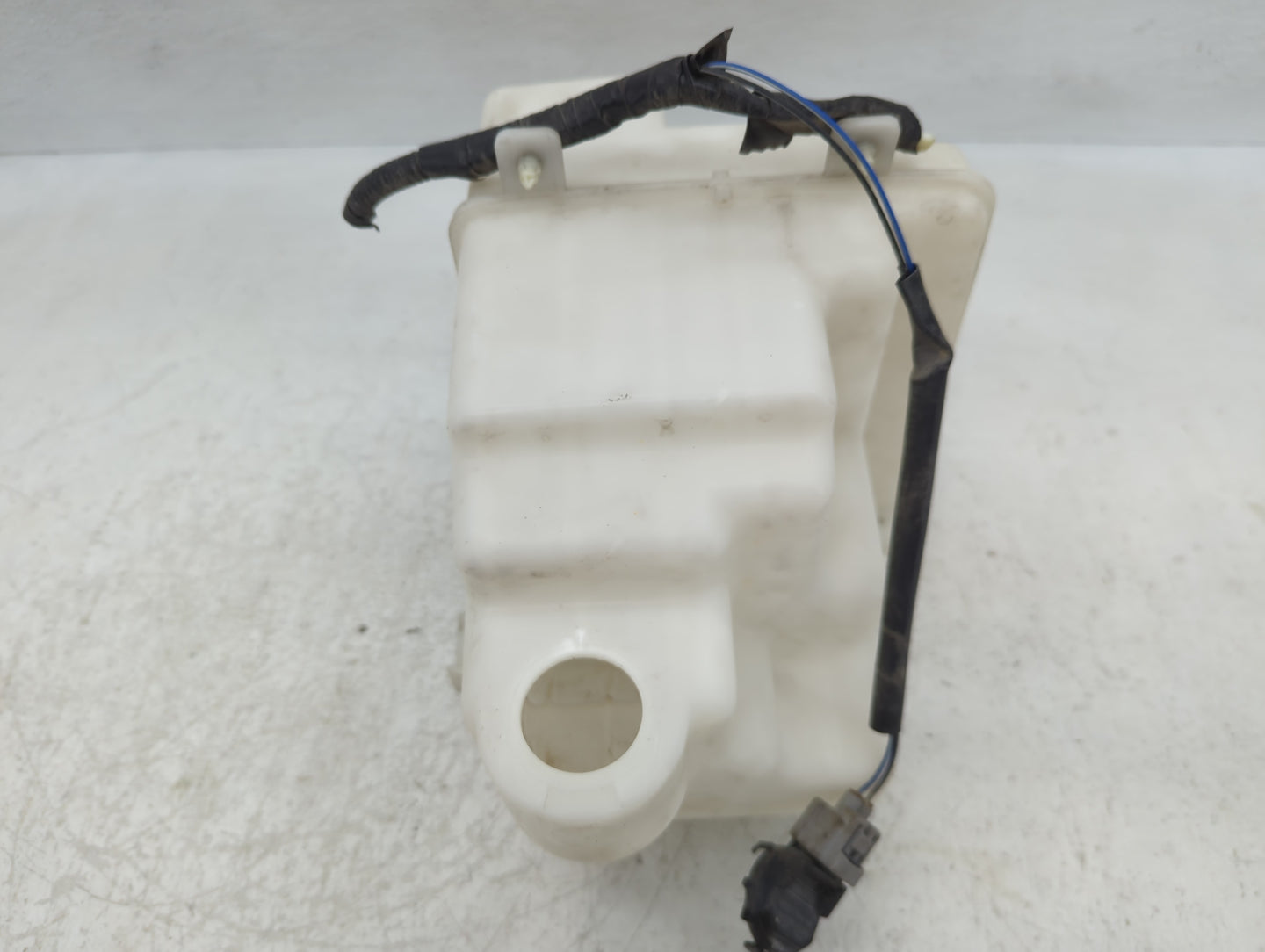 2006-2012 Ford Fusion Windshield Washer Fluid Reservoir Bottle Oem - Oemusedautoparts1.com