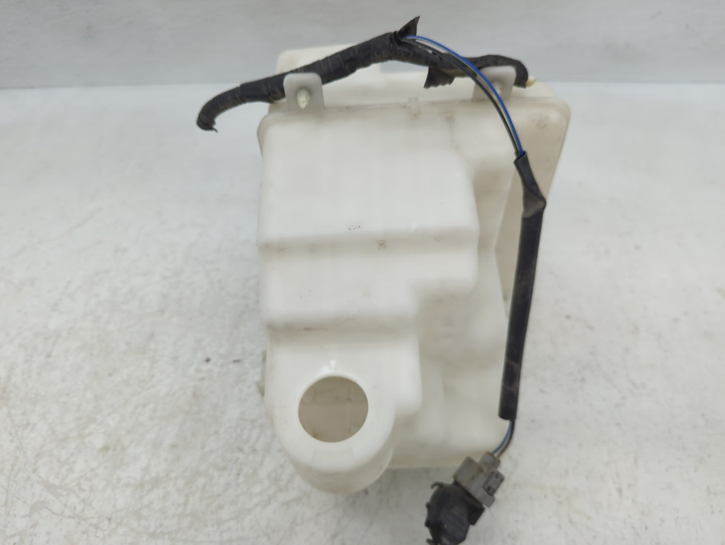 2006-2012 Ford Fusion Windshield Washer Fluid Reservoir Bottle Oem - Oemusedautoparts1.com