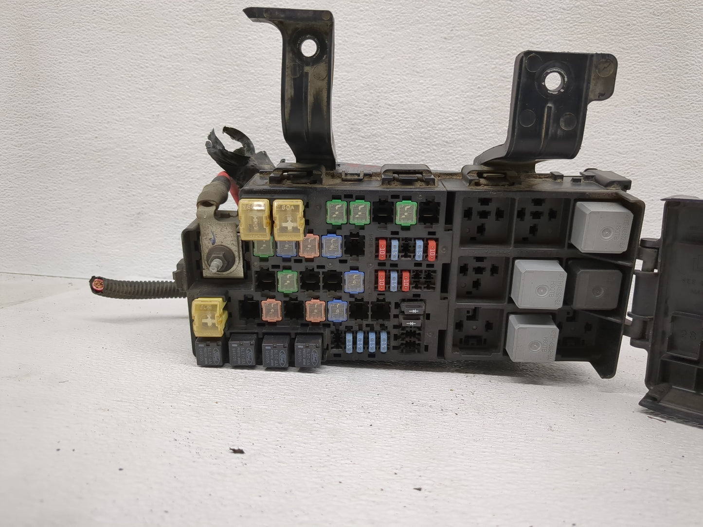 2006-2009 Ford Fusion Fusebox Fuse Box Panel Relay Module P/N:8E5T-14290-S Fits Fits 2006 2007 2008 2009 OEM Used Auto Parts
