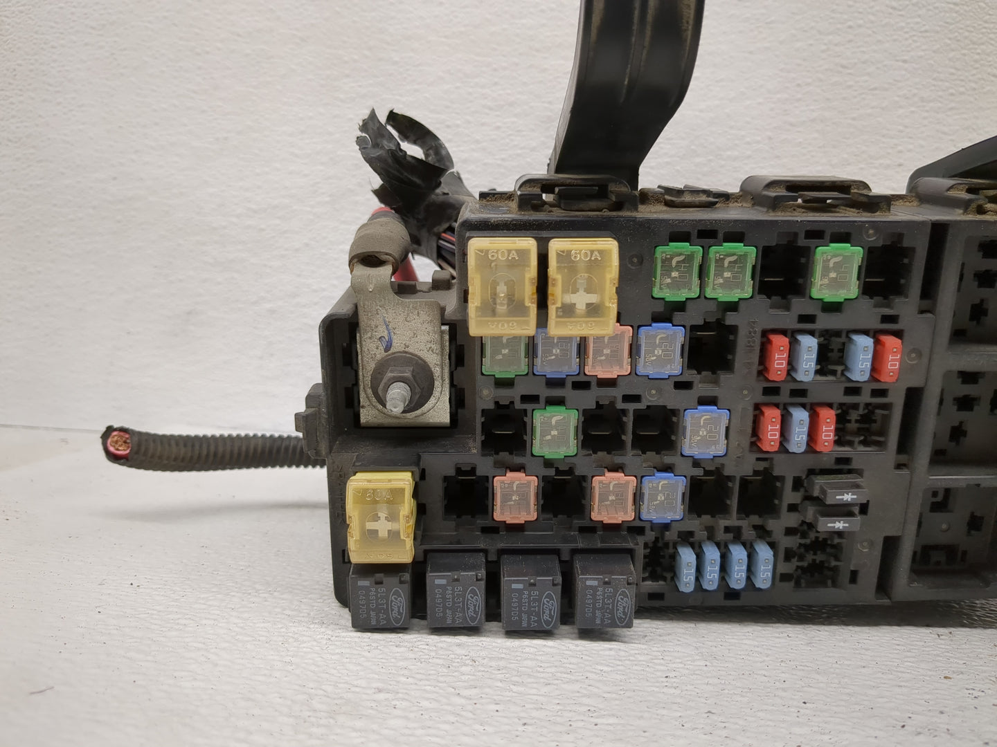 2006-2009 Ford Fusion Fusebox Fuse Box Panel Relay Module P/N:8E5T-14290-S Fits Fits 2006 2007 2008 2009 OEM Used Auto Parts
