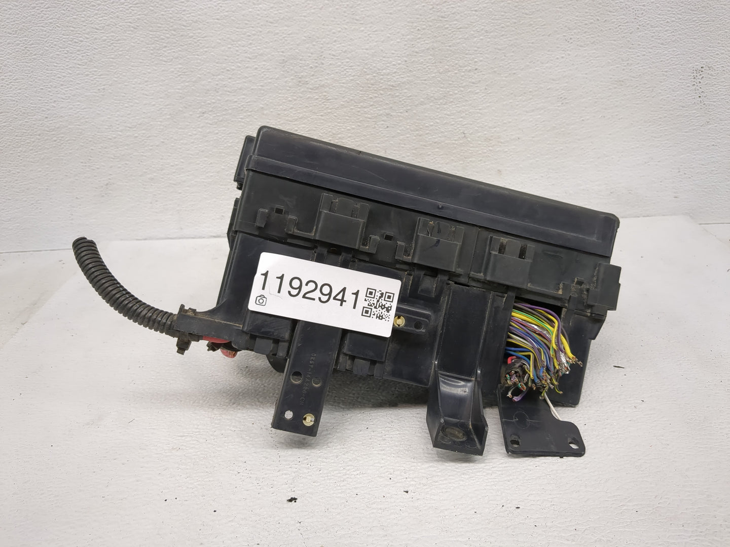 2006-2009 Ford Fusion Fusebox Fuse Box Panel Relay Module P/N:8E5T-14290-S Fits Fits 2006 2007 2008 2009 OEM Used Auto Parts
