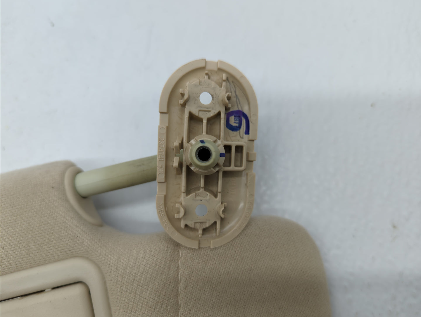 2006-2009 Ford Fusion Sun Visor Shade Replacement Passenger Right Mirror Fits Fits 2006 2007 2008 2009 OEM Used Auto Parts -