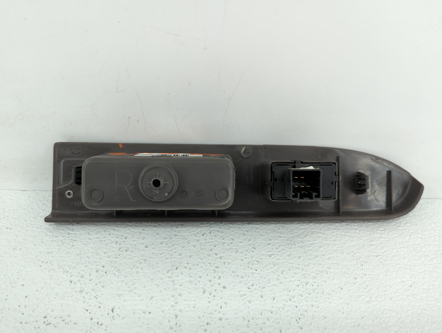 Ford Fusion Passenger Right Power Window Switch 8l8t-14529-abw - Oemusedautoparts1.com