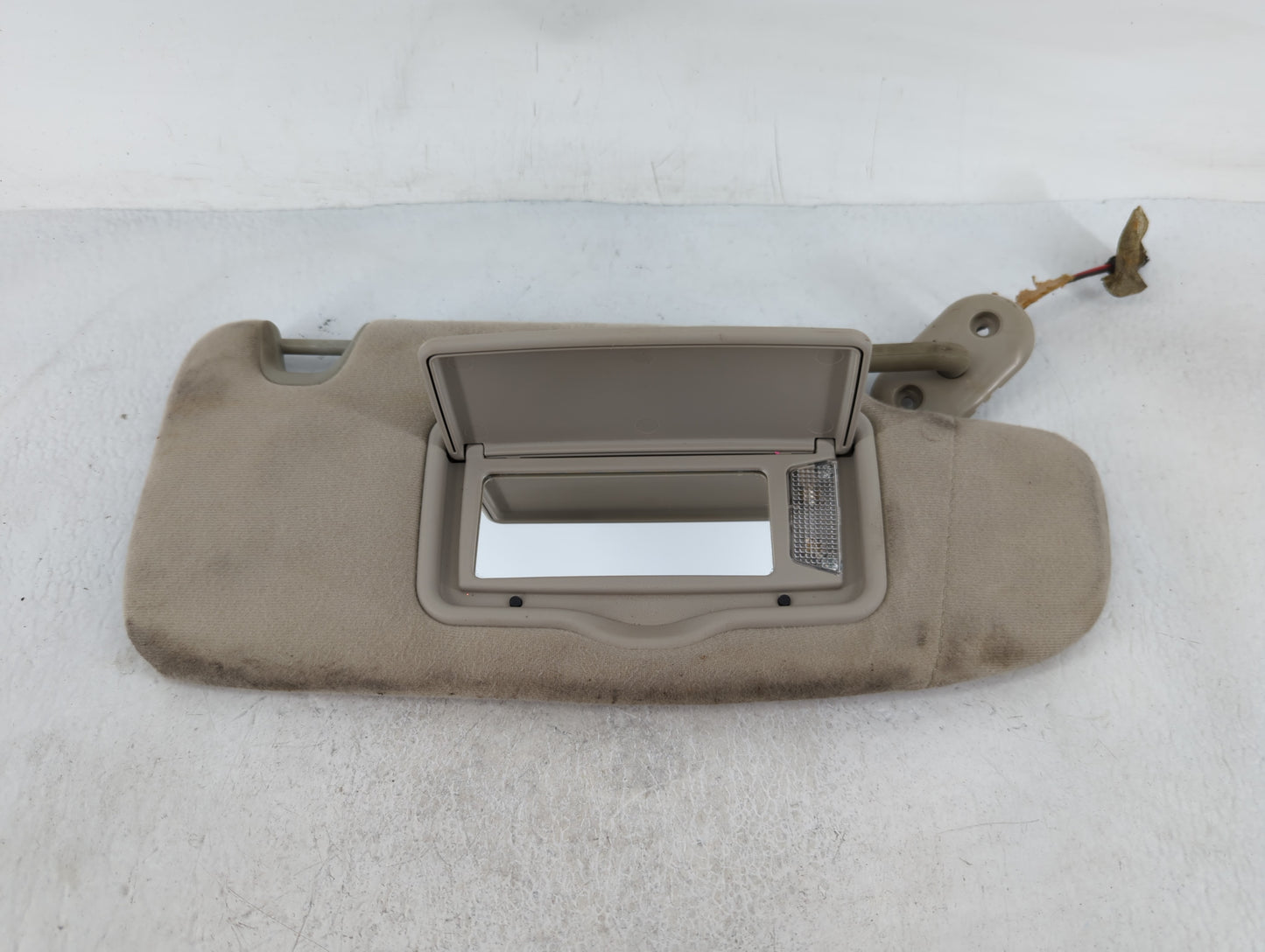 2006-2009 Ford Fusion Sun Visor Shade Replacement Passenger Right Mirror Fits Fits 2006 2007 2008 2009 OEM Used Auto Parts -