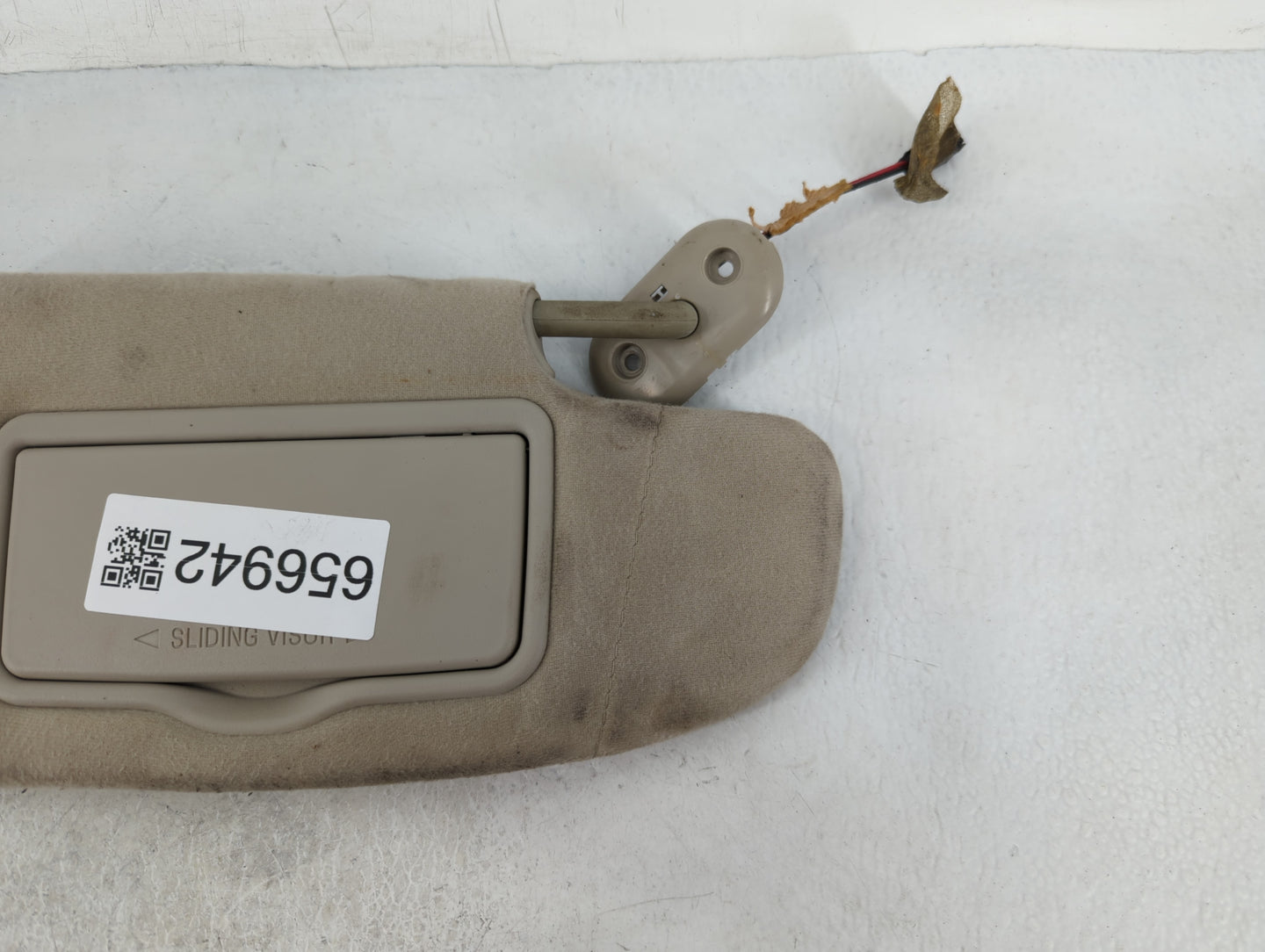 2006-2009 Ford Fusion Sun Visor Shade Replacement Passenger Right Mirror Fits Fits 2006 2007 2008 2009 OEM Used Auto Parts -