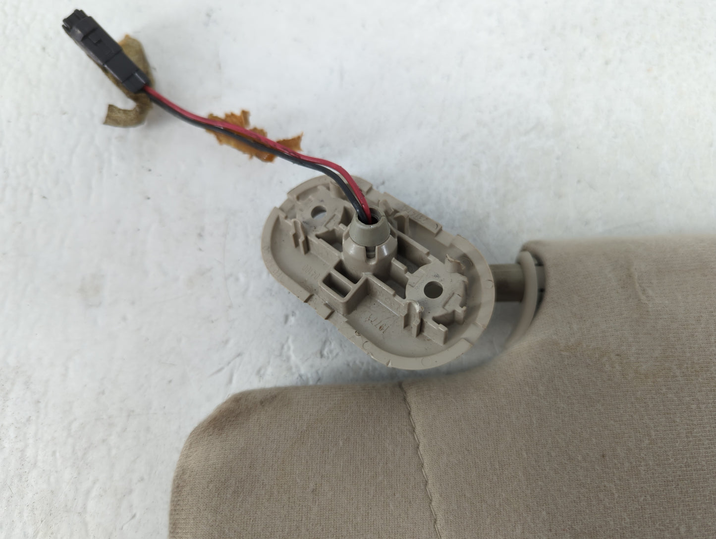 2006-2009 Ford Fusion Sun Visor Shade Replacement Passenger Right Mirror Fits Fits 2006 2007 2008 2009 OEM Used Auto Parts -