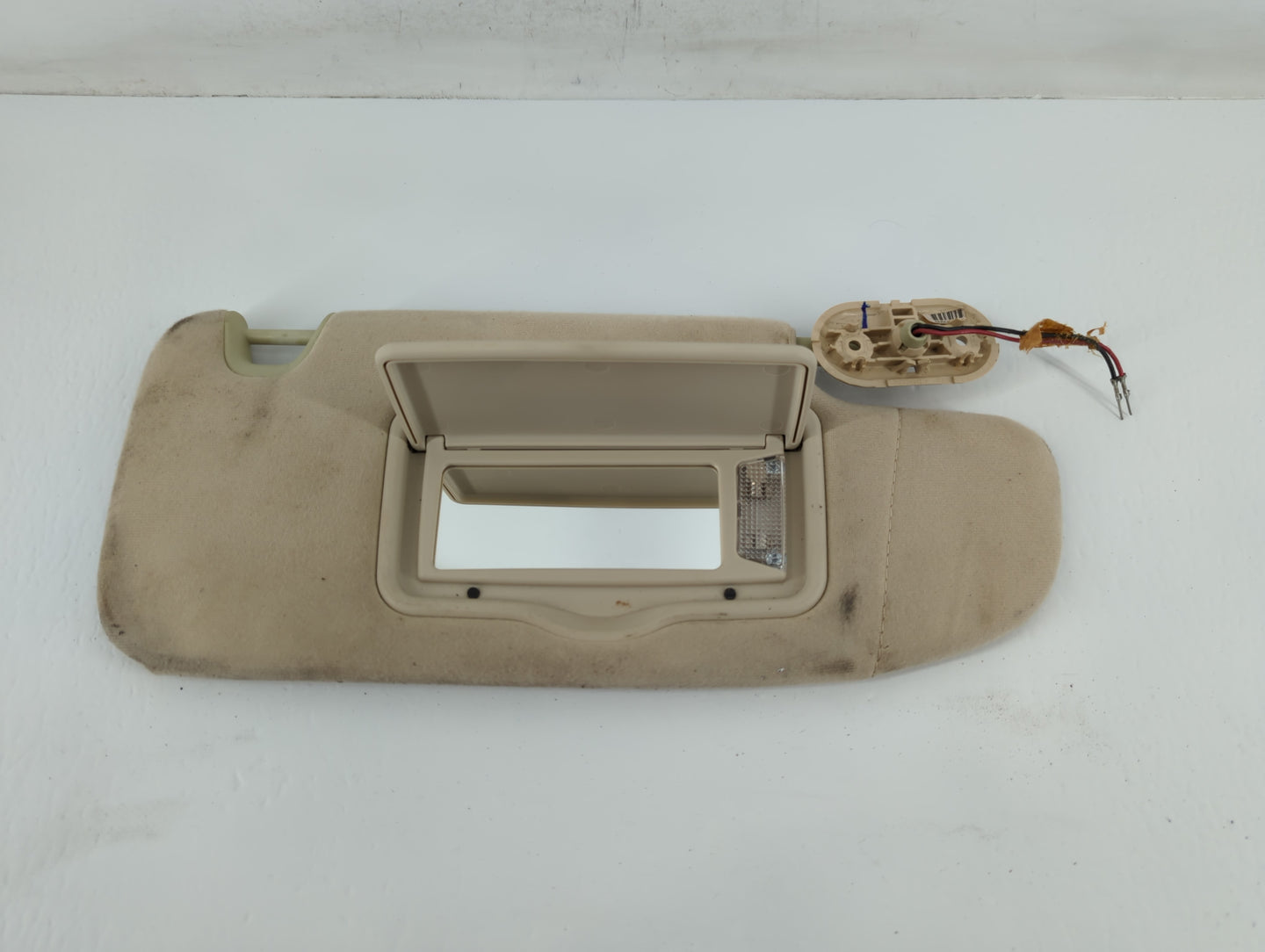 2006-2009 Ford Fusion Sun Visor Shade Replacement Passenger Right Mirror Fits Fits 2006 2007 2008 2009 OEM Used Auto Parts -