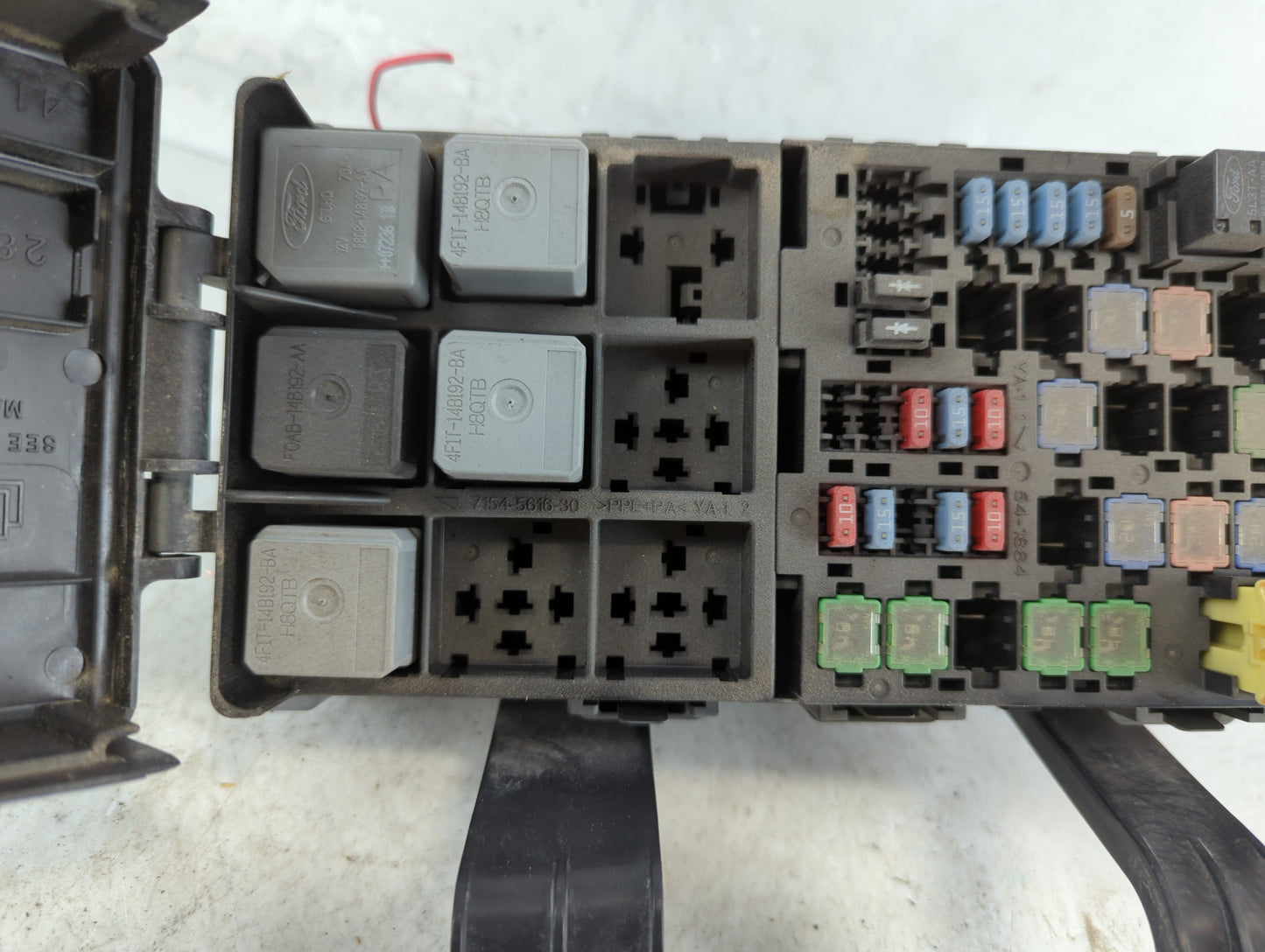 2006-2009 Ford Fusion Fusebox Fuse Box Panel Relay Module P/N:7154-5616-30 Fits Fits 2006 2007 2008 2009 OEM Used Auto Parts