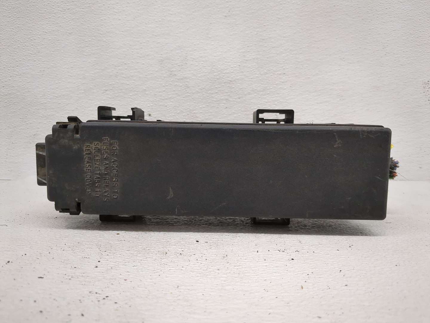 2007-2008 Ford Mustang Fusebox Fuse Box Panel Relay Module P/N:8R3T-14K001 CAB Fits Fits 2007 2008 OEM Used Auto Parts - Oem