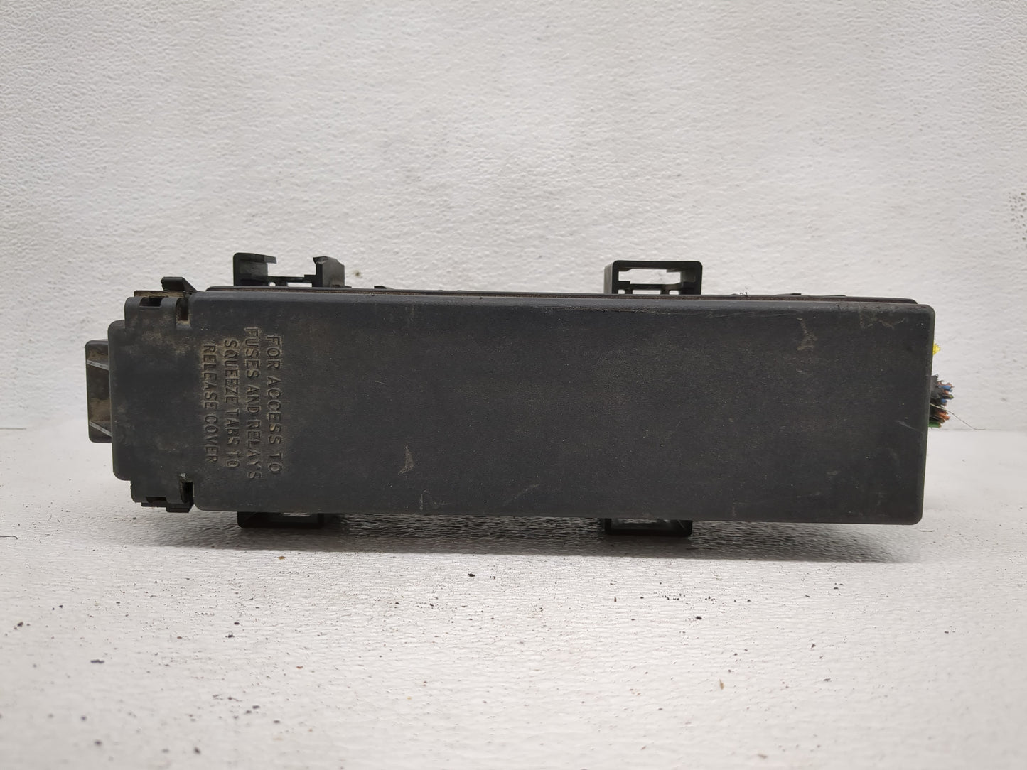 2007-2008 Ford Mustang Fusebox Fuse Box Panel Relay Module P/N:8R3T-14K001 CAB Fits Fits 2007 2008 OEM Used Auto Parts - Oem