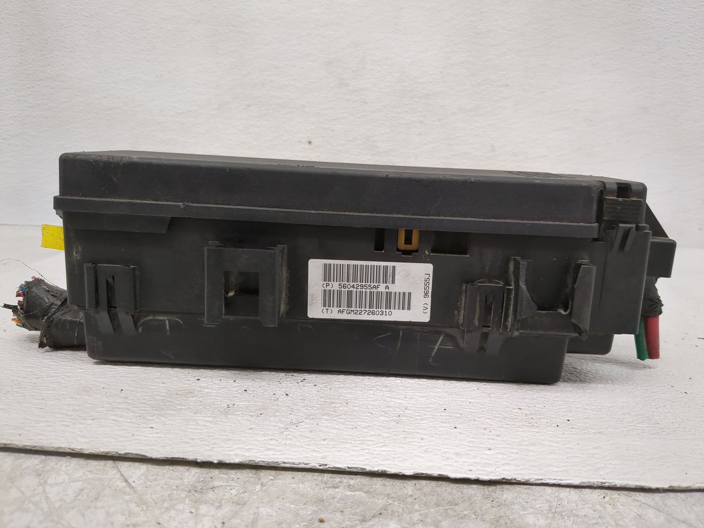 2007-2008 Ford Mustang Fusebox Fuse Box Panel Relay Module P/N:8R3T-14K001 CAB Fits Fits 2007 2008 OEM Used Auto Parts - Oem