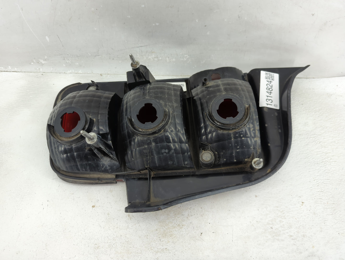 2005-2009 Ford Mustang Tail Light Assembly Driver Left OEM P/N:6R33-13B505-AH Fits Fits 2005 2006 2007 2008 2009 OEM Used Au
