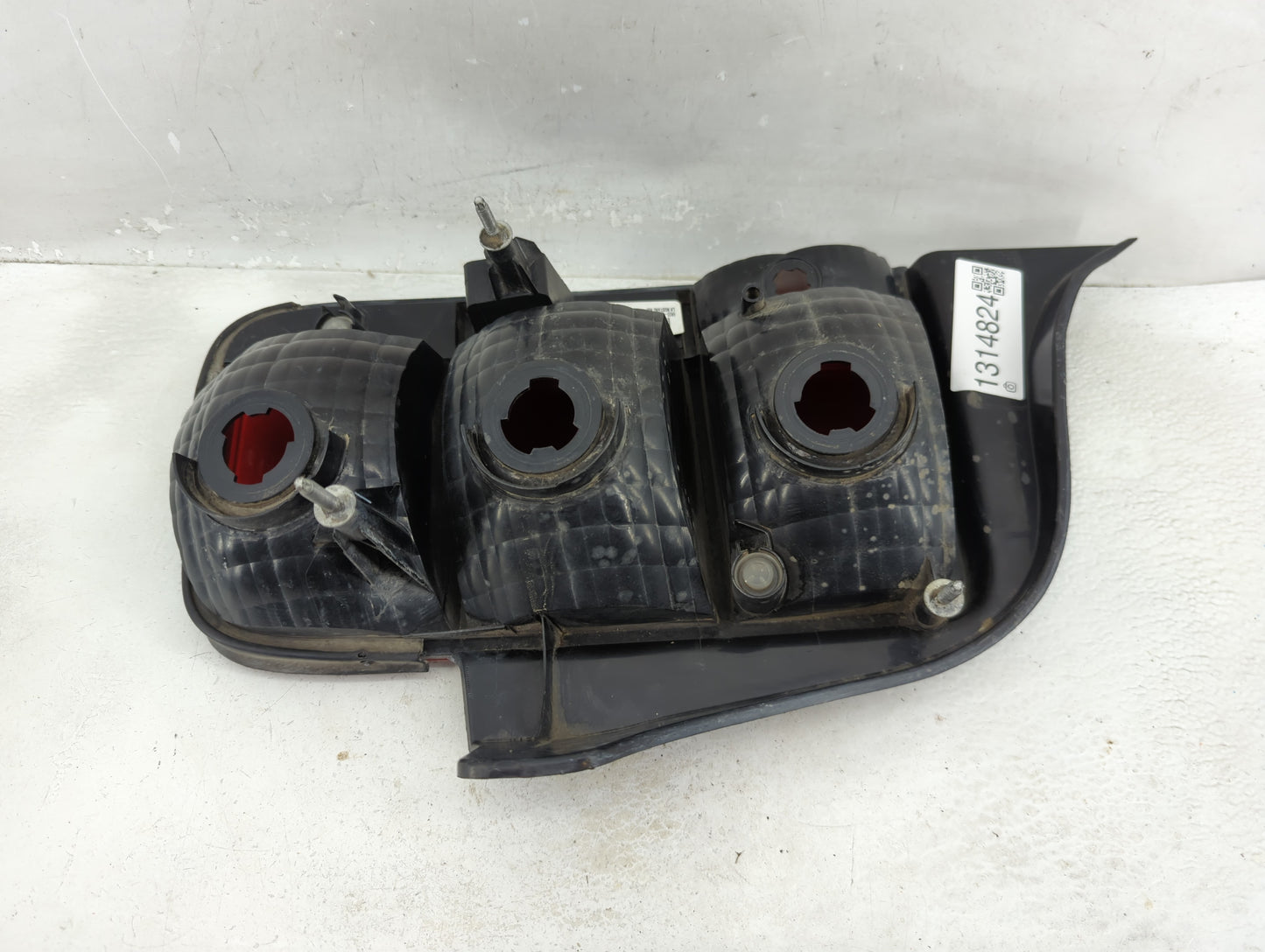 2005-2009 Ford Mustang Tail Light Assembly Driver Left OEM P/N:6R33-13B505-AH Fits Fits 2005 2006 2007 2008 2009 OEM Used Au