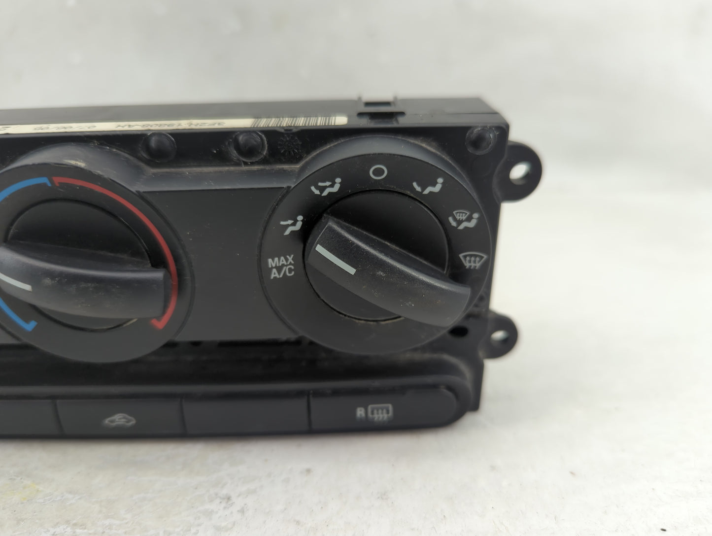 2005-2009 Ford Mustang Climate Control Module Temperature AC/Heater Replacement P/N:3F2H-19808-AH Fits OEM Used Auto Parts -