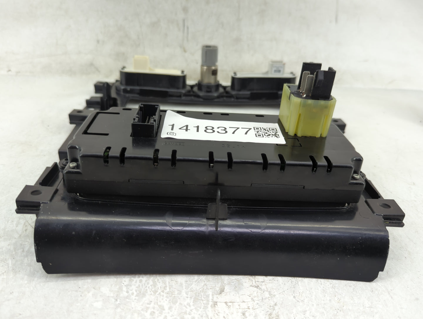 2005-2009 Ford Mustang Climate Control Module Temperature AC/Heater Replacement P/N:19980-DZU7A Fits Fits 2005 2006 2007 200