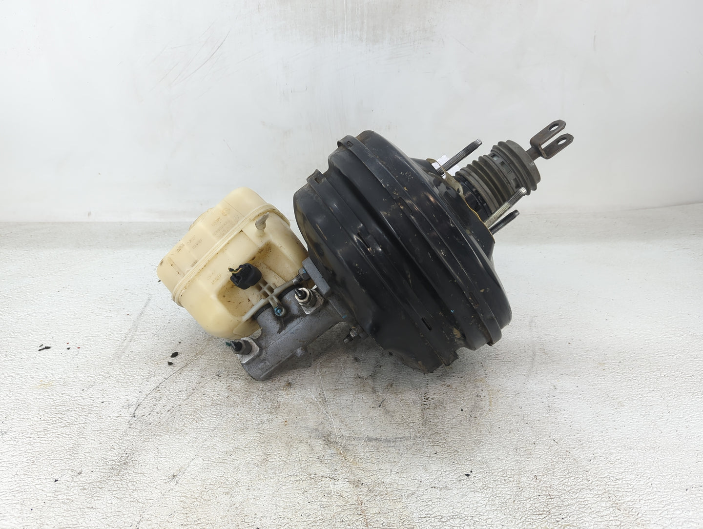 2005-2008 Ford Mustang Power Brake Booster Oem - Oemusedautoparts1.com