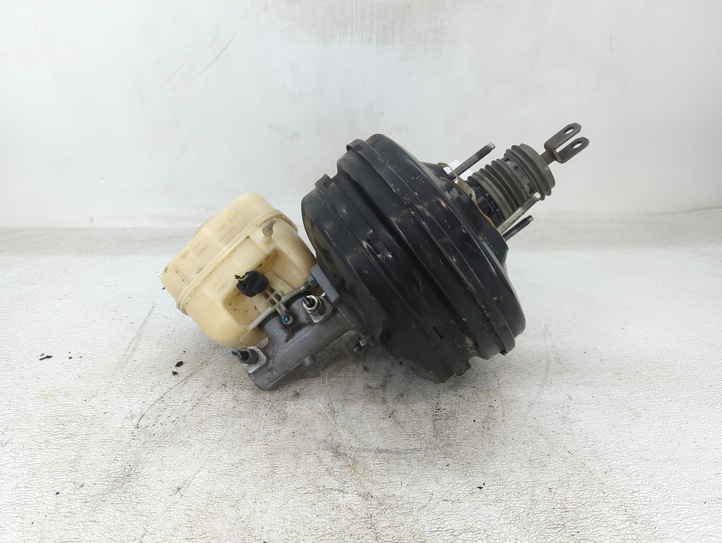 2005-2008 Ford Mustang Power Brake Booster Oem - Oemusedautoparts1.com