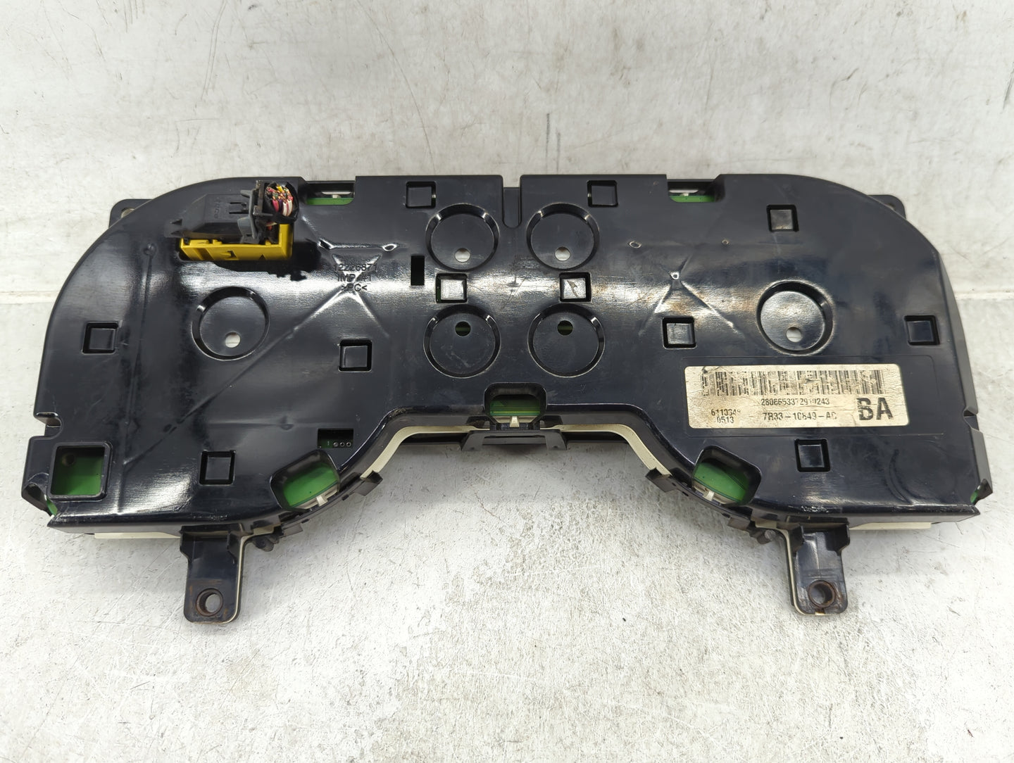 2007-2009 Ford Mustang Instrument Cluster Speedometer Gauges P/N:7R33-10849-AC 28066533, 12248282 Fits Fits 2007 2008 2009 O