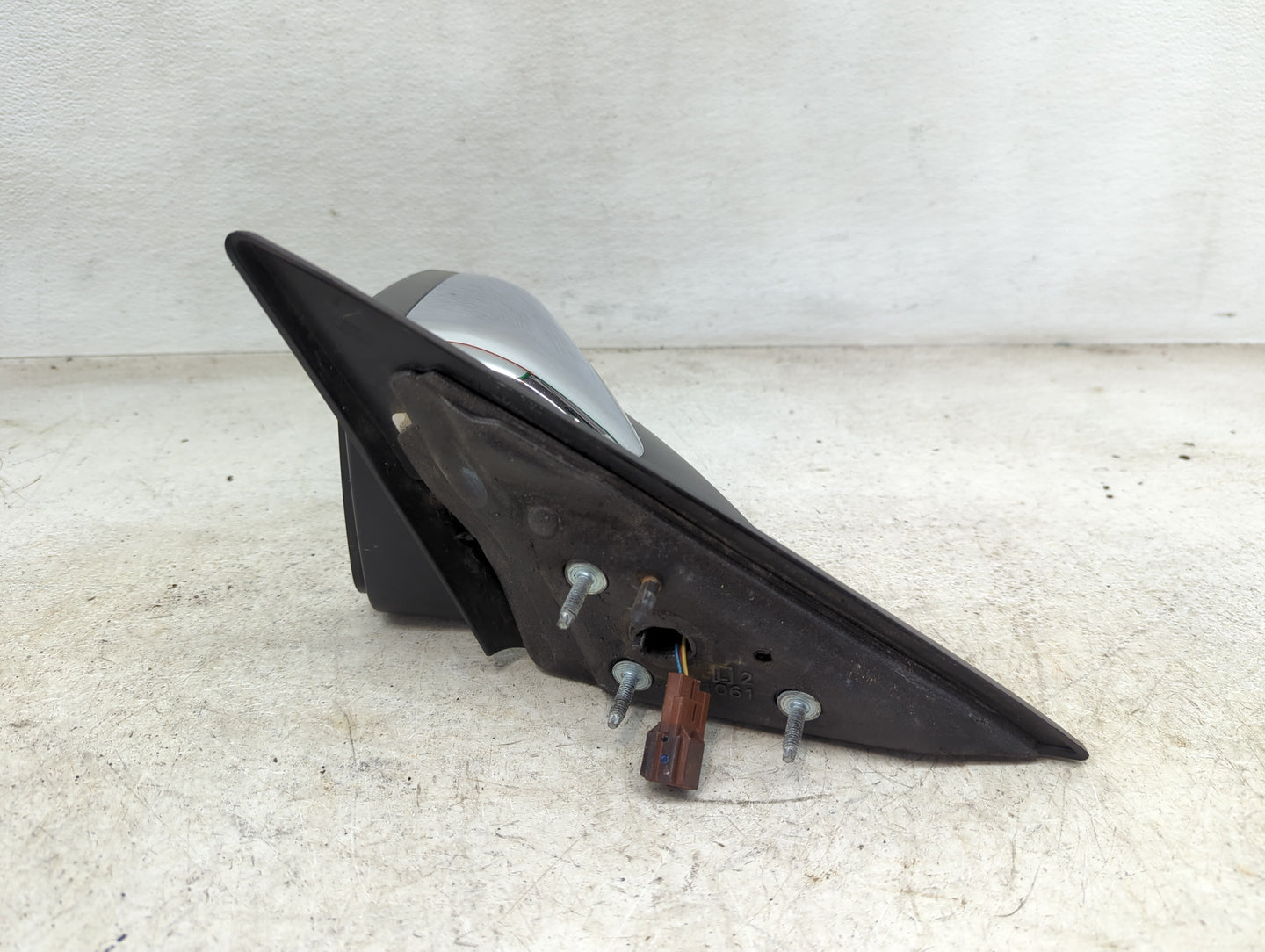 2005-2009 Ford Mustang Driver Side View Mirror - Left Door Mirror OEM Used - Oemusedautoparts1.com
