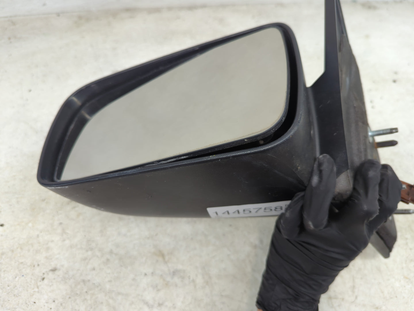 2005-2009 Ford Mustang Driver Side View Mirror - Left Door Mirror OEM Used - Oemusedautoparts1.com