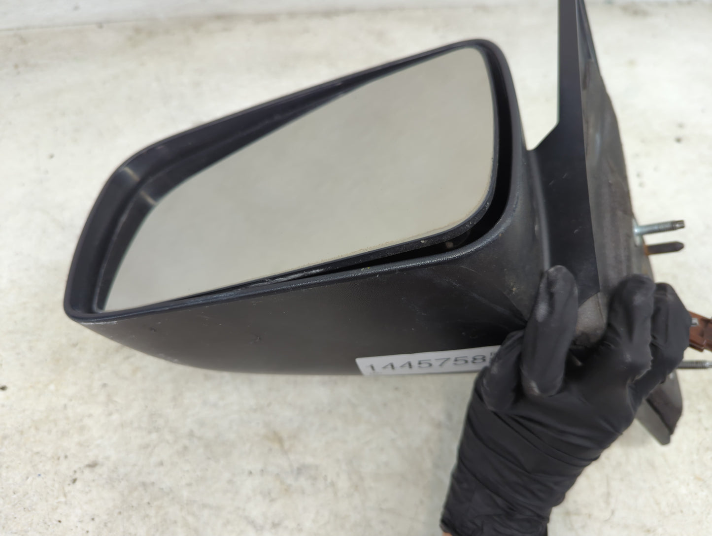 2005-2009 Ford Mustang Driver Side View Mirror - Left Door Mirror OEM Used - Oemusedautoparts1.com