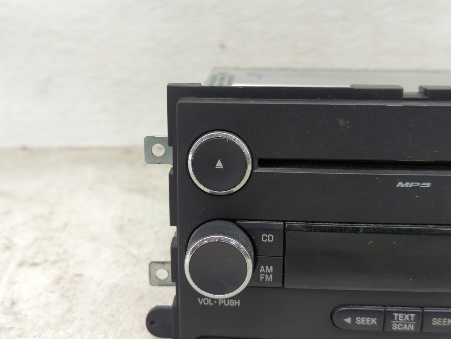 2008-2009 Ford Mustang Radio AM FM Cd Player Receiver Replacement P/N:8R3T-18C869-AG Fits Fits 2008 2009 OEM Used Auto Parts