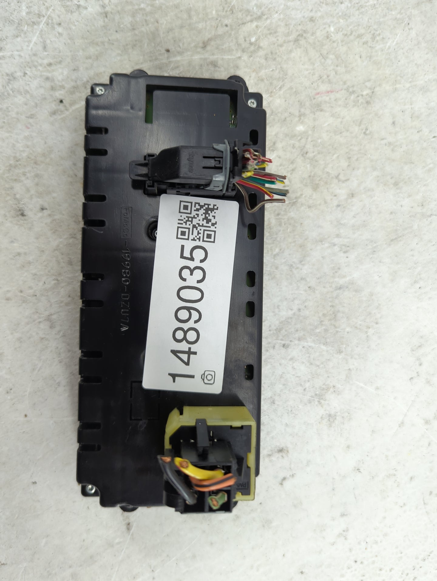 2005-2009 Ford Mustang Climate Control Module Temperature AC/Heater Replacement P/N:7L2Z-08G64-A Fits OEM Used Auto Parts - 