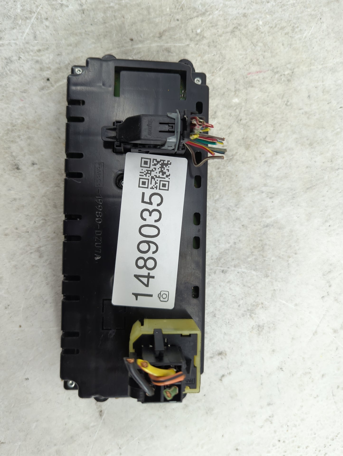2005-2009 Ford Mustang Climate Control Module Temperature AC/Heater Replacement P/N:7L2Z-08G64-A Fits OEM Used Auto Parts - 
