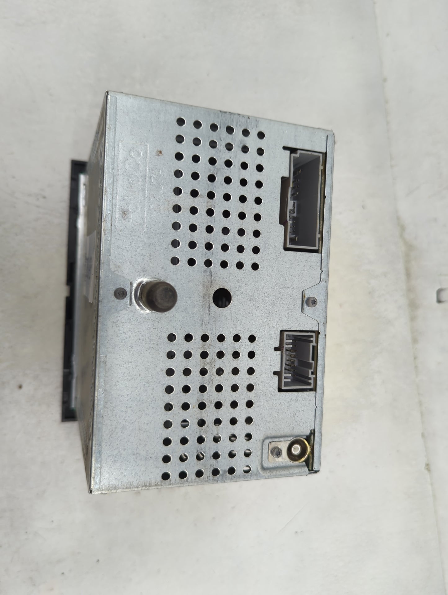 2008-2009 Ford Mustang Radio AM FM Cd Player Receiver Replacement P/N:8R3T-18C869-AG 9R3T-18C869-AA Fits Fits 2008 2009 OEM 