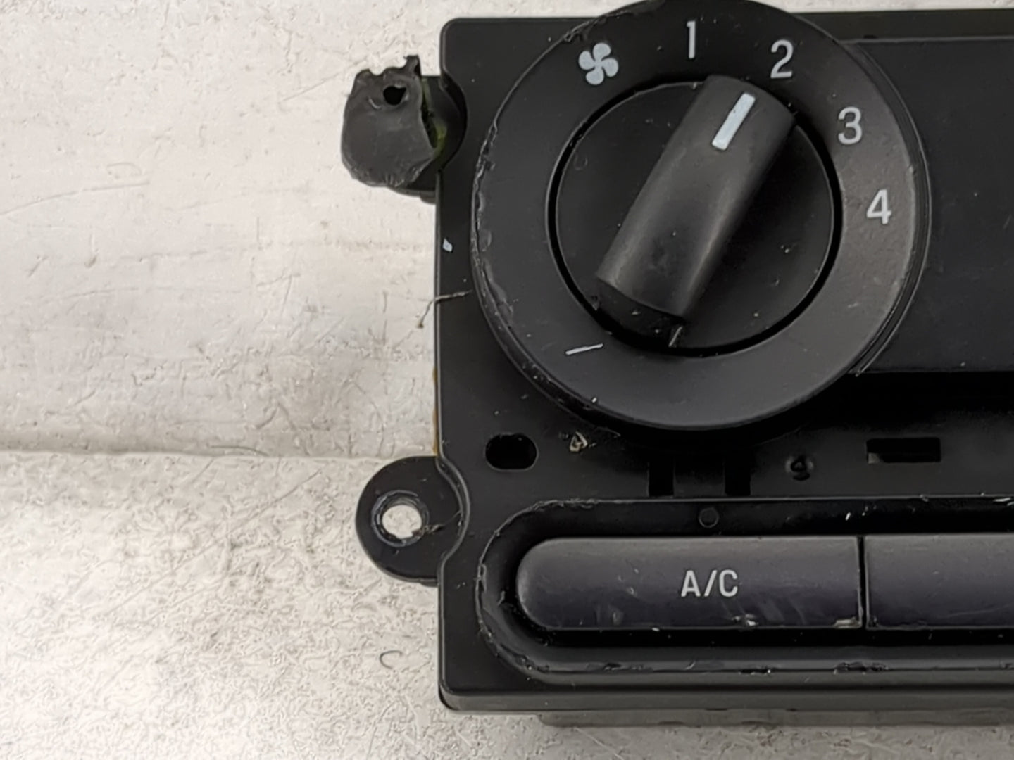2005-2009 Ford Mustang Climate Control Module Temperature AC/Heater Replacement P/N:UMAG00073363 Fits OEM Used Auto Parts - 