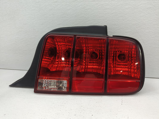 2005-2009 Ford Mustang Tail Light Assembly Passenger Right OEM P/N:4R3T-13A412-G28 8R33-13B504-AB Fits OEM Used Auto Parts -
