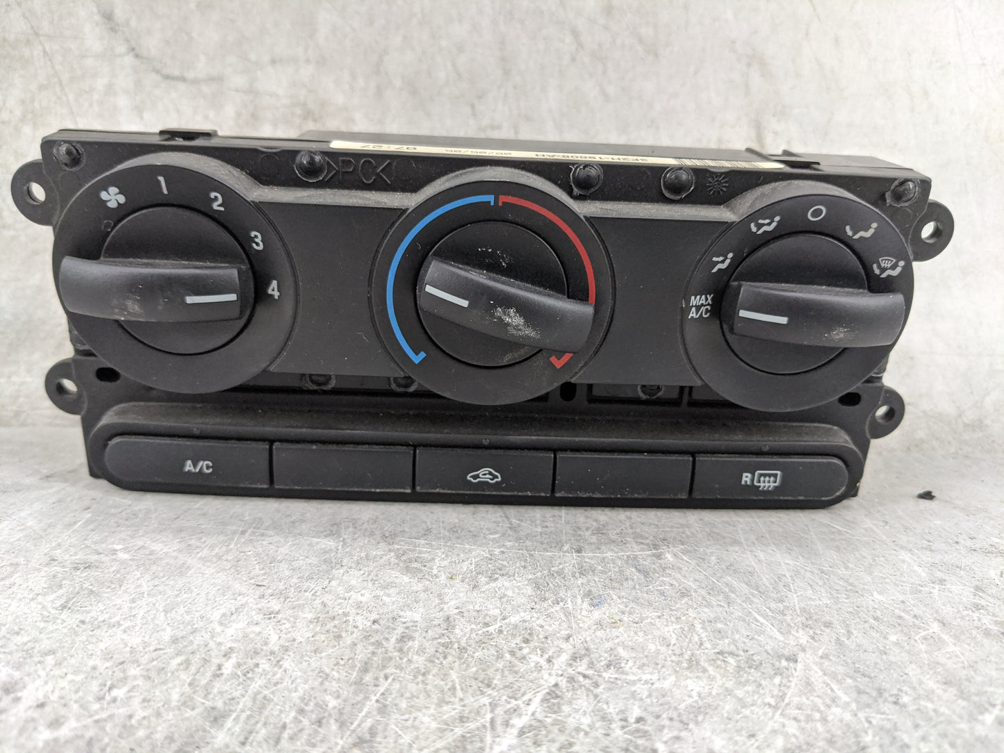 2005-2009 Ford Mustang Climate Control Module Temperature AC/Heater Replacement P/N:3F2H-19808-AH 5R33-19980-AA Fits OEM Use