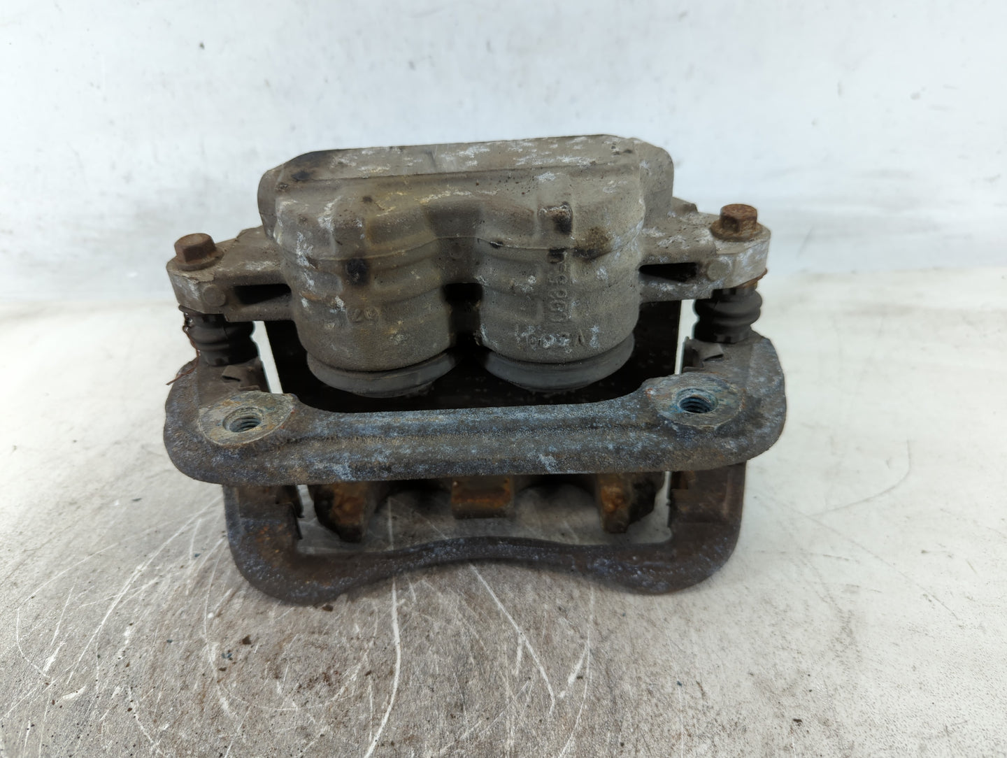 2005-2010 Ford Mustang Front Driver Left Brake Caliper 701048 - Oemusedautoparts1.com