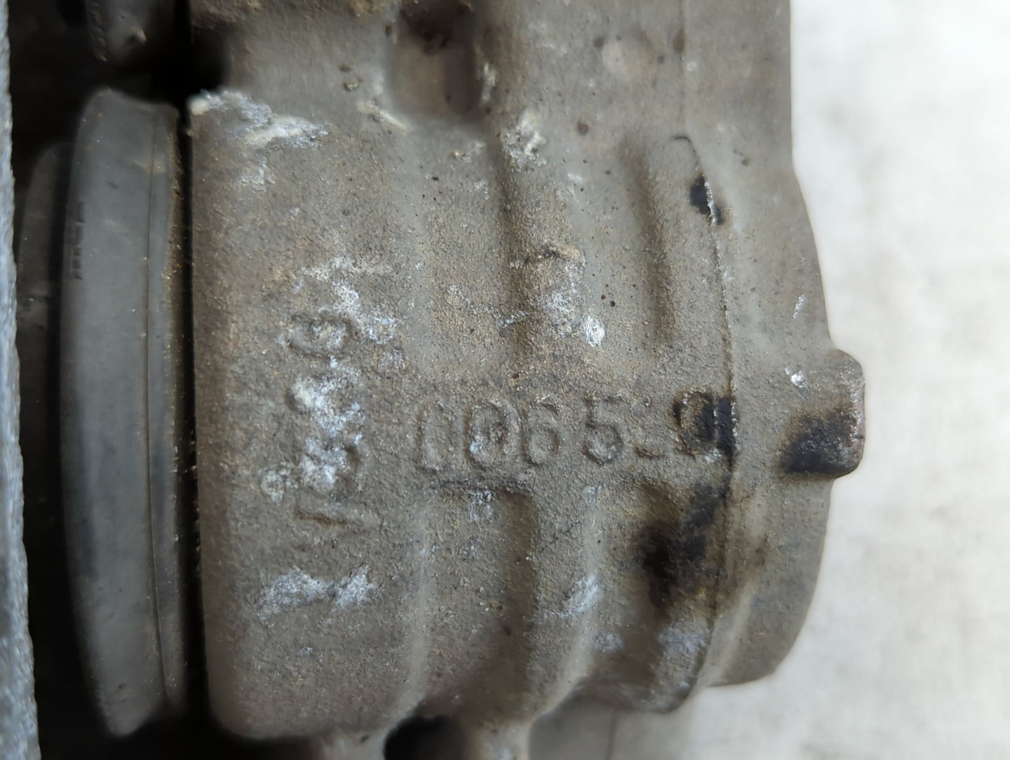 2005-2010 Ford Mustang Front Driver Left Brake Caliper 701048 - Oemusedautoparts1.com