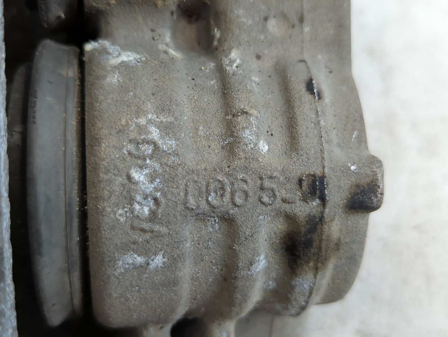 2005-2010 Ford Mustang Front Driver Left Brake Caliper 701048 - Oemusedautoparts1.com